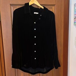 Fahrety woman’s velvet blouse black large